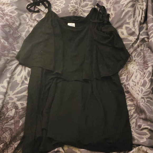 Time and Tru Tops - Black flowy tank top